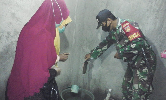 Gelar PSN, Babinsa bersinergi Bersama Bidan Desa Wujudkan Desa Binaan Bersih Dan Sehat.