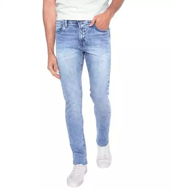 light-wash-jeans-trends-summer-2021 30 Summer 2021 Trends in Men's Fashion