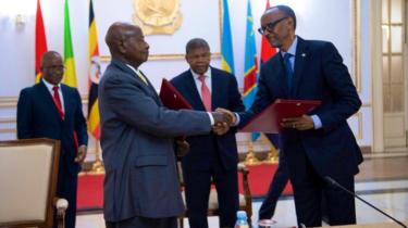Yoweri Museveni na Paul Kagame wasaini makubaliano kumaliza mgogoro baina ya Uganda na Rwanda