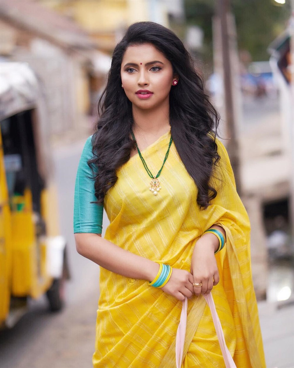 actress Anicka Vikhraman photos