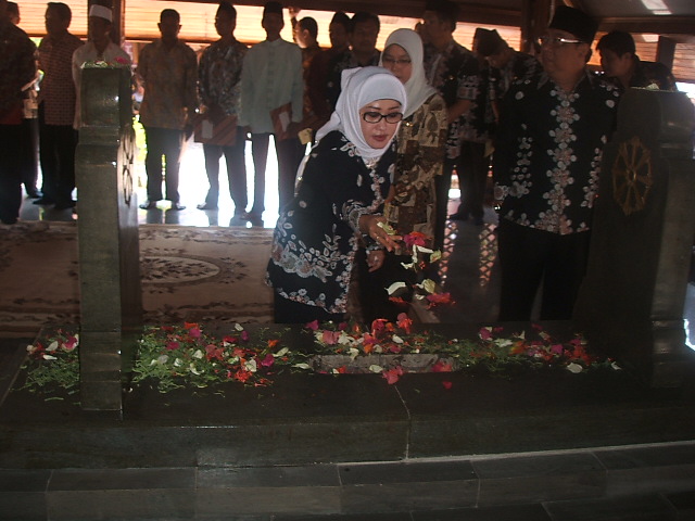 Indramayutelevision Oktober 2012