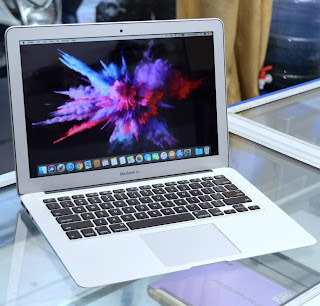 Macbook Air Core i7 Mid 2012 13.3-inchi Malang