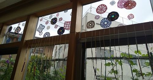 きちゃりぃ東吉塚 8月の窓飾り