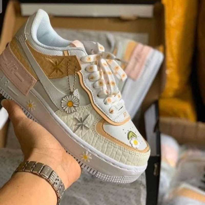 Giày thể thao hoa cúc 03122002, phong cách trẻ trung