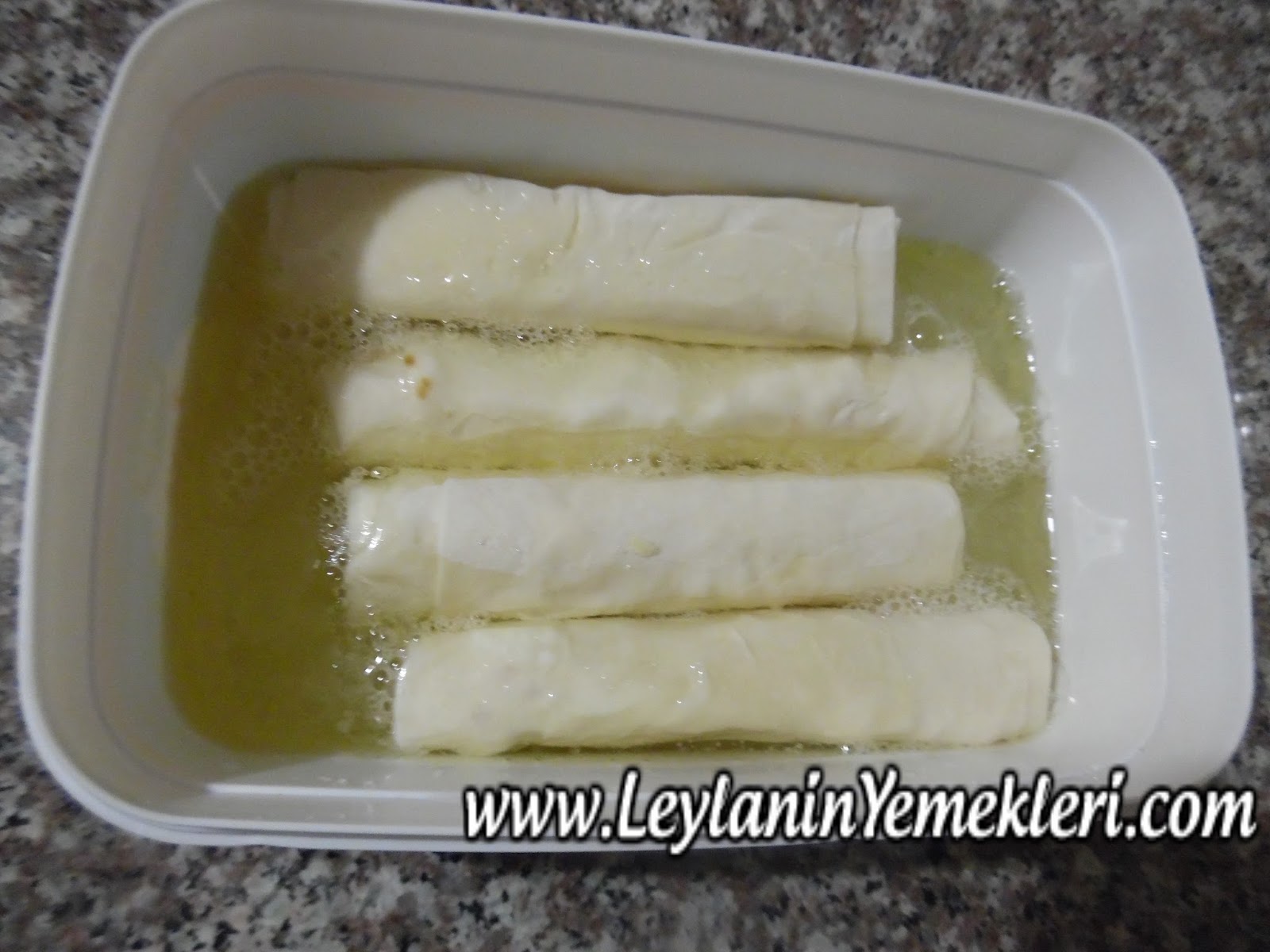 Maden Suyu ile Dondurulmuş Sigara Böreği Hazırlanışı Yemek Tarifleri