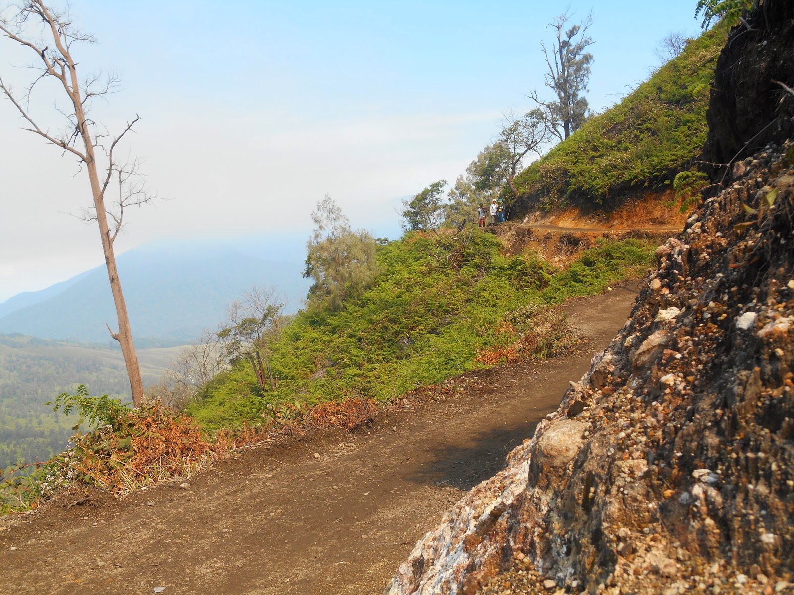 ijen crater hiking trails