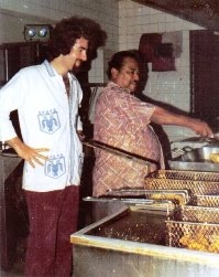 OTEKA CON EL AUTÉNTICO MAMUCAS DE MAZATLÁN APRENDIENDO A PREPARAR CAMARONES AL AJILLO