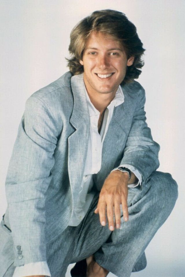 32 Fabulous Portrait Photos of a Young and Handsome James Spader(03)