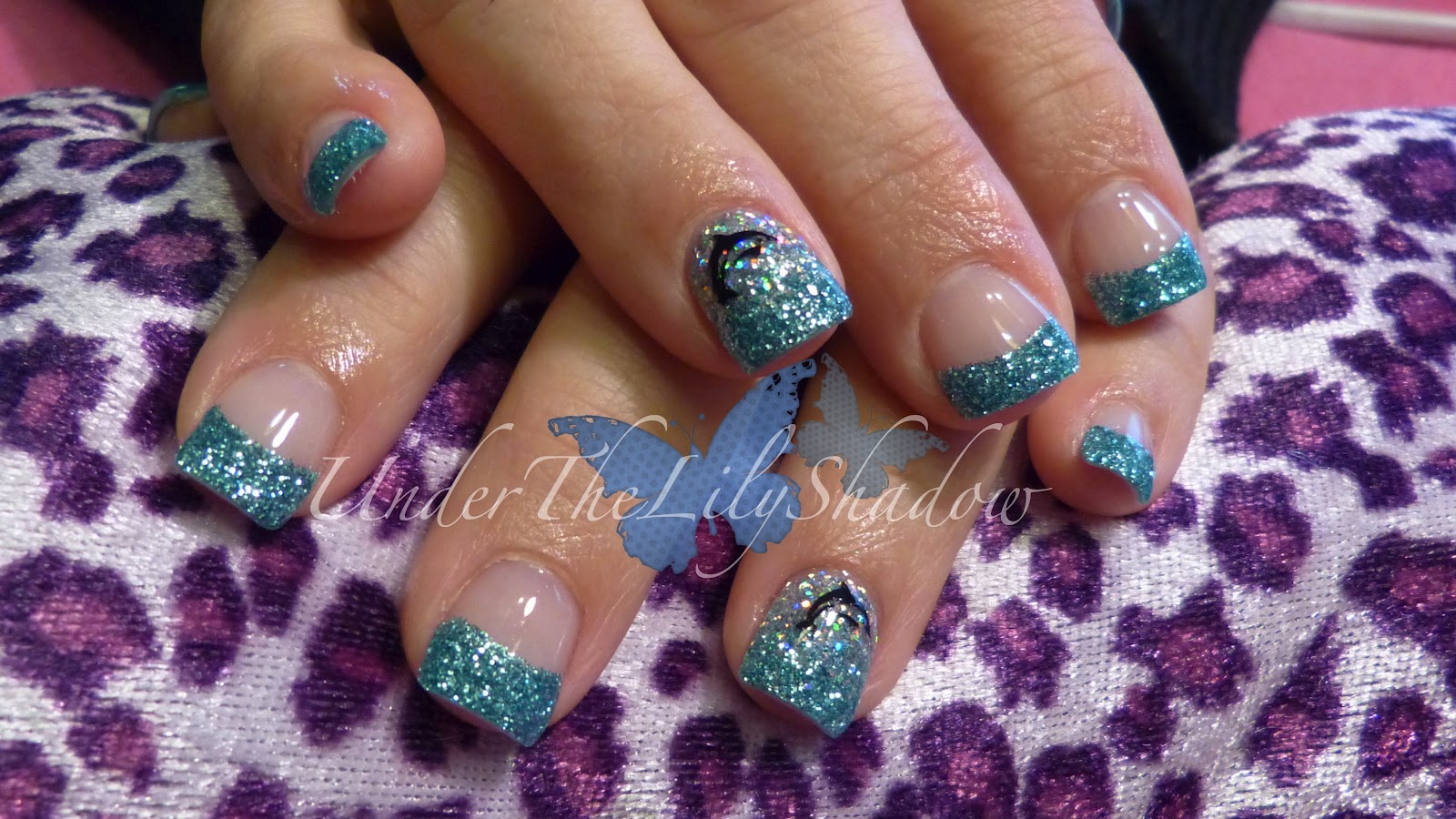 underthelilyshadow ☆★ Dolphin nail art