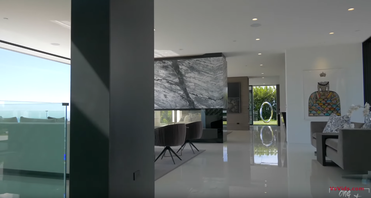 36 Photos vs. $22,500,000 | Holywood Hills Mega Mansion | Los Angeles - Luxury Home & Interior Design Tour 36 Photos vs. $22,500,000 | Holywood Hills Mega Mansion | Los Angeles - Luxury Home & Interior Design Tour