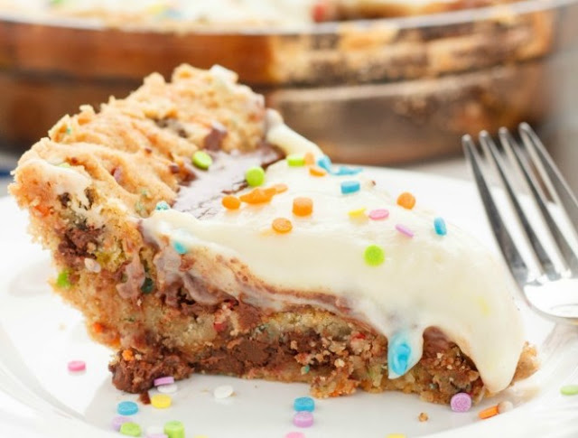 Birthday Cake Pie #desserts #cake
