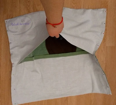 DIY poszewki wielkanocne na poduszki jak uszyć  - Adzik tworzy