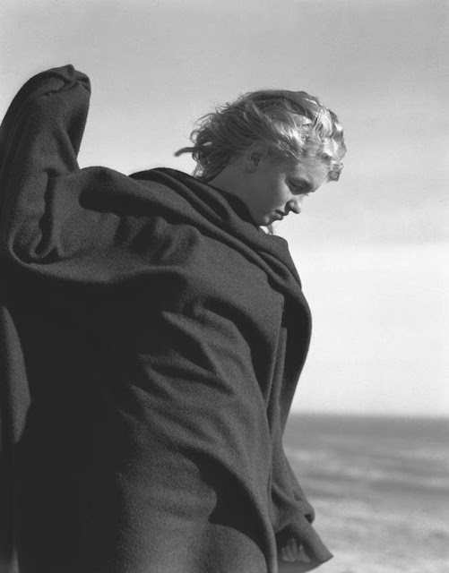 Fotos "algo olvidadas" Marilyn Monroe Marilyn-Monroe-1946-1