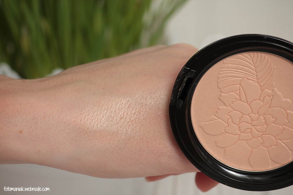 Bell, Shimmering powder rozświetlacz do twarzy i Sculpting mat powder matowy puder brązujący