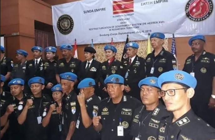 ANALISIS KASUS TENTANG MUNCULNYA KERAJAAN BARU DI AWAL TAHUN 2020