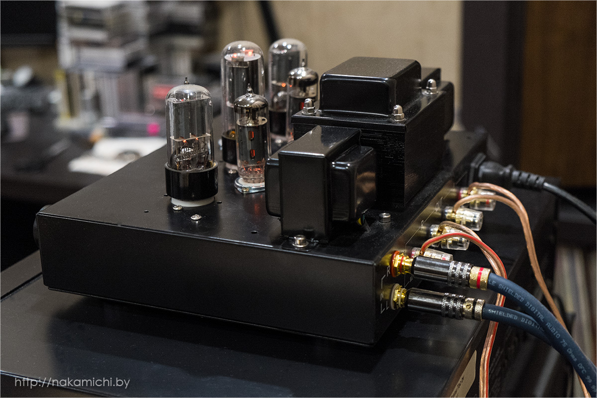 Vintage Audio Tube Amplifier