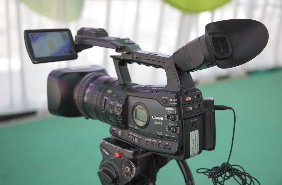 Anglicans Ablaze Best Video Cameras to Broadcast Church Services