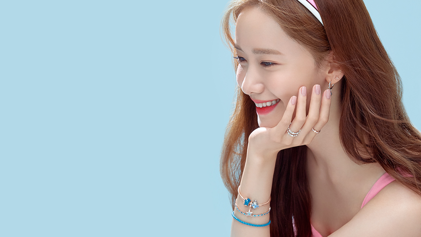 More of SNSD YoonA's promotional pictures for 'PANDORA 