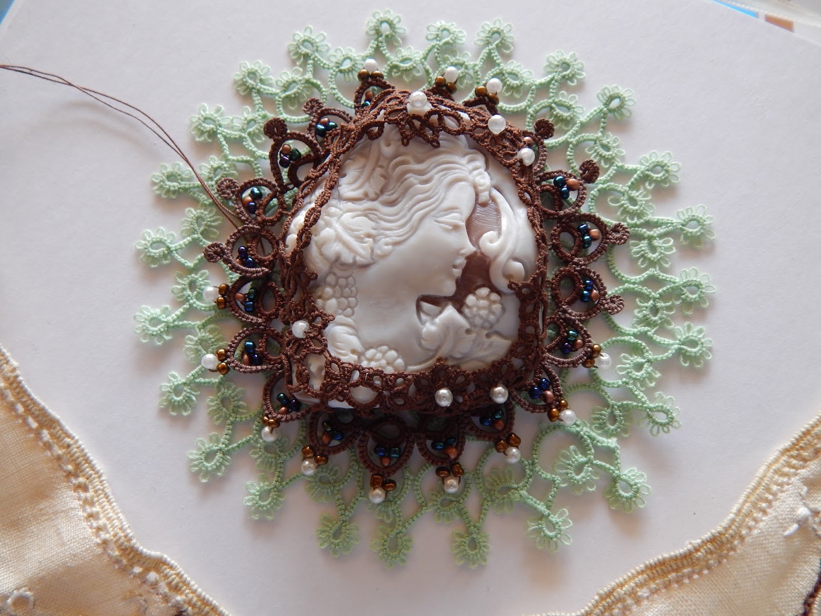 Carollyn's Tatting Blog Building a Tatted Lace Collar and Renulek