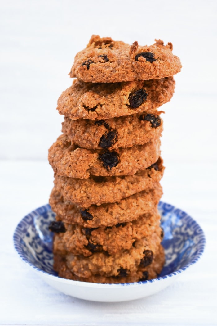 Easy Almond & Raisin Cookies (made with oats) Tinned Tomatoes