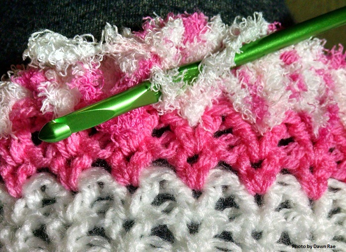 Blanket in Bernat Pipsqueak, Knitting Patterns