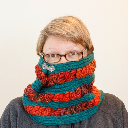 Nalbound Knotwork Cowl done in Finnish Stitch. Copyright Amy Vander Vorste Nalbound Knotwork Cowl done in Finnish Stitch. Copyright Amy Vander Vorste