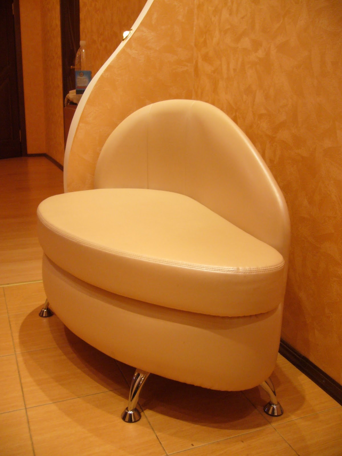 небольшой диван для прихожей