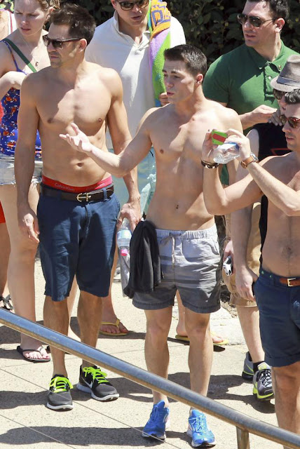 Colton Haynes And Friends Sans Shirt At Bondi Beach | Oh yes I am