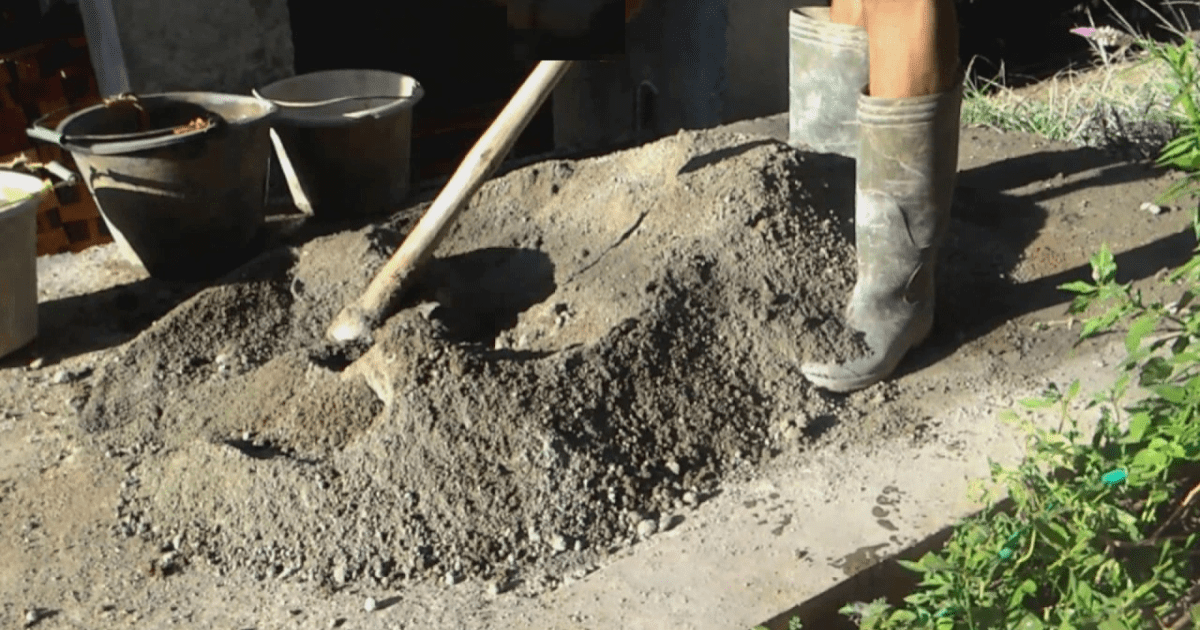 Cara Membuat Adukan Semen Manual Yang Baik dan Kuat - Tukang Kuli