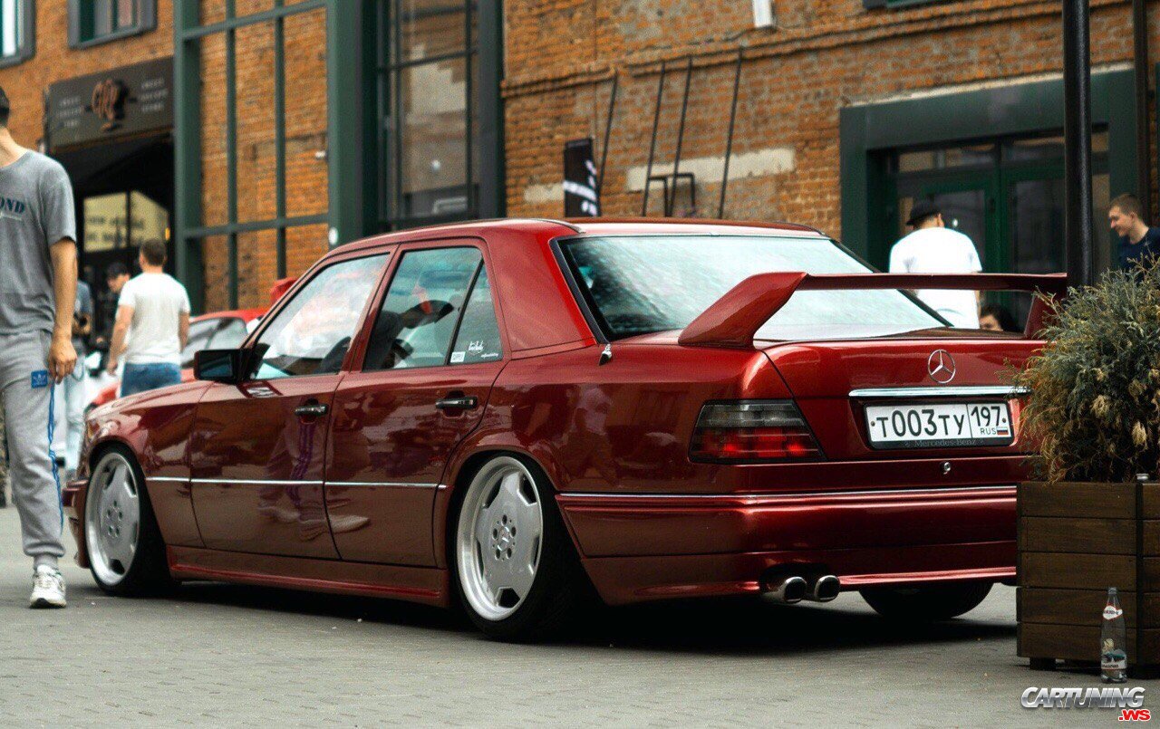 Mercedes-Benz W124 AMG.