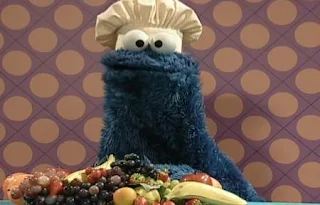 Cookie Monster returns with healthy snack fruits. Sesame Street Happy Healthy Monsters