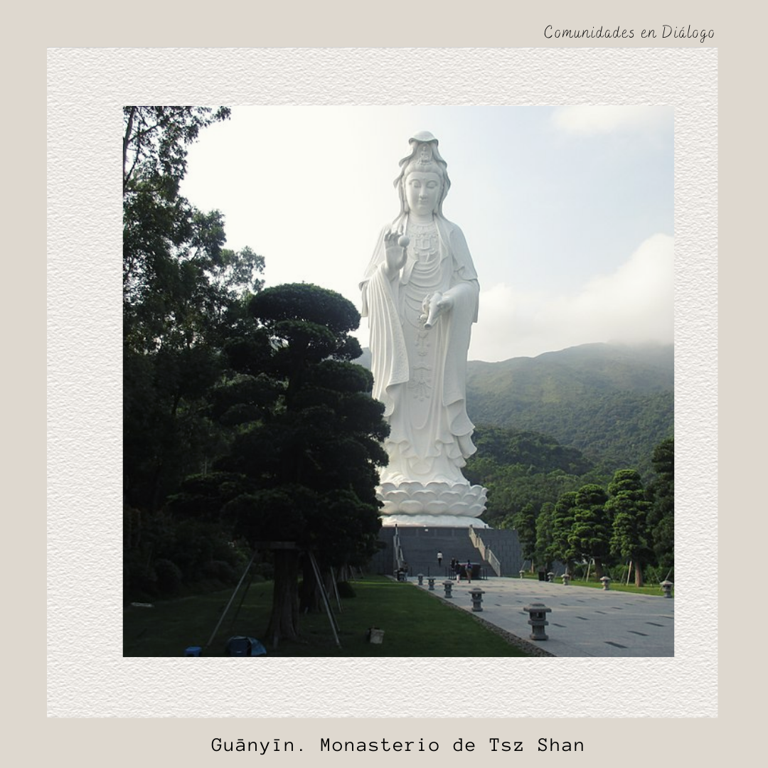 Guānyīn Monasterios de Tsz Shan situado en las colinas Tung Tsz de Tai Po, en Hong Kong.