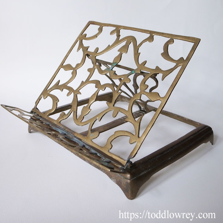 Todd Lowrey Antiques 古美た書見台 /Antique Brass Book Stand