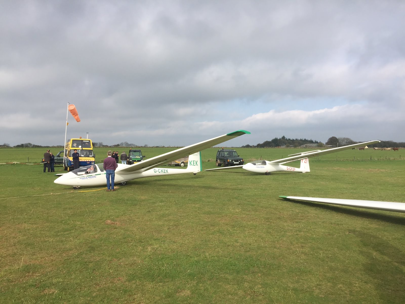 Devon & Somerset Gliding Club News Sunday 15th October