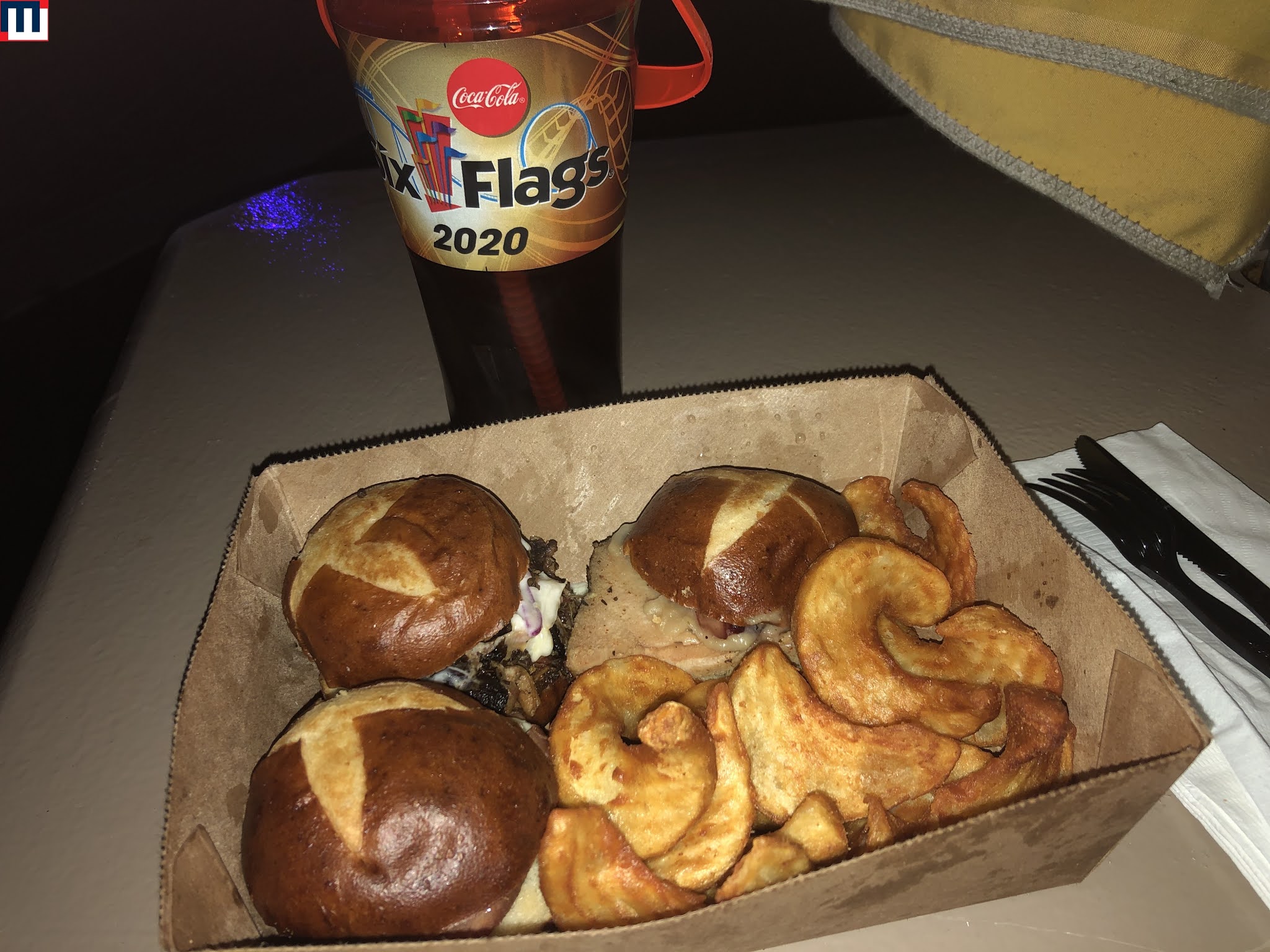 MidwestInfoGuide Season Dining Pass 2020 (Six Flags)