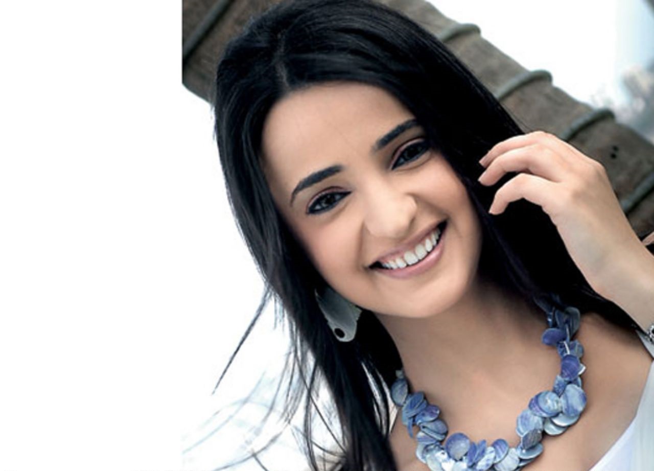 Sanaya Irani Complete Biography, Tv Serial Wiki Story, Cast, Title Song, Timings, Promo