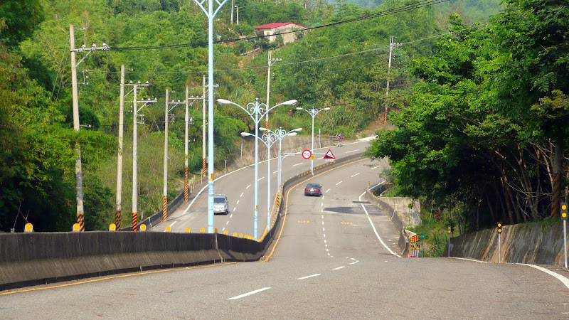 台南、高雄｜山中巨龍：縣道182