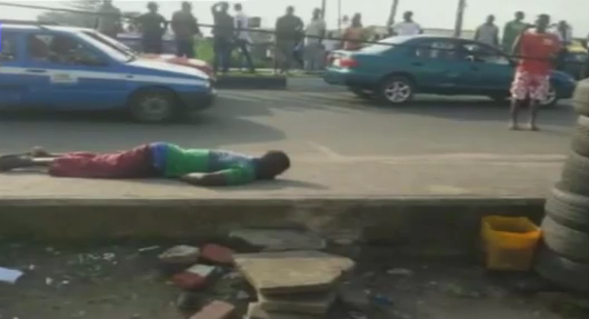 1 Photo: Man dies after electric wire falls on him while walking on the road