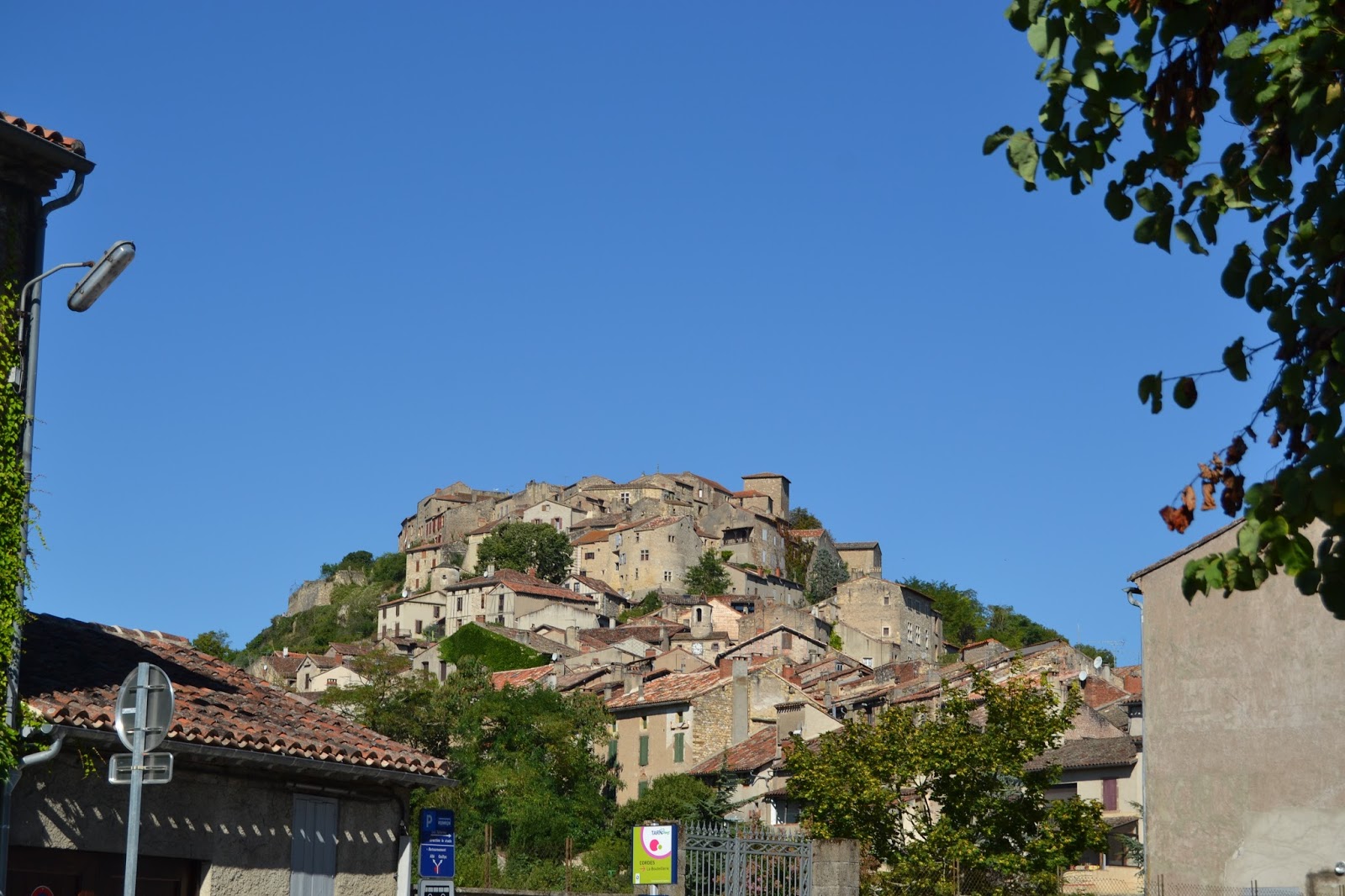 CORDES-SUR-CIEL  SAINT ANTONIN-NOBLE-VAL  i  NAJAC - Midi-Pyrénées en 5 dias (1)