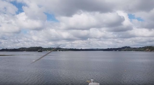 Mysterious dark cigar-shaped anomaly flies at high speed over Reservoir of Guarapiranga, São Paulo, Brazil  Dark%2Bcigar-shaped%2Banomaly%2BUFO%2BBrazil%2B%25281%2529