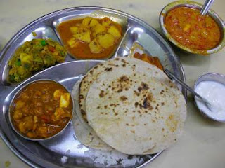 desi-thali-veg-food-benefits-in-hindi