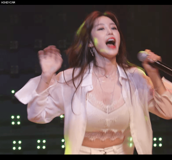 행사뛰는 전효성