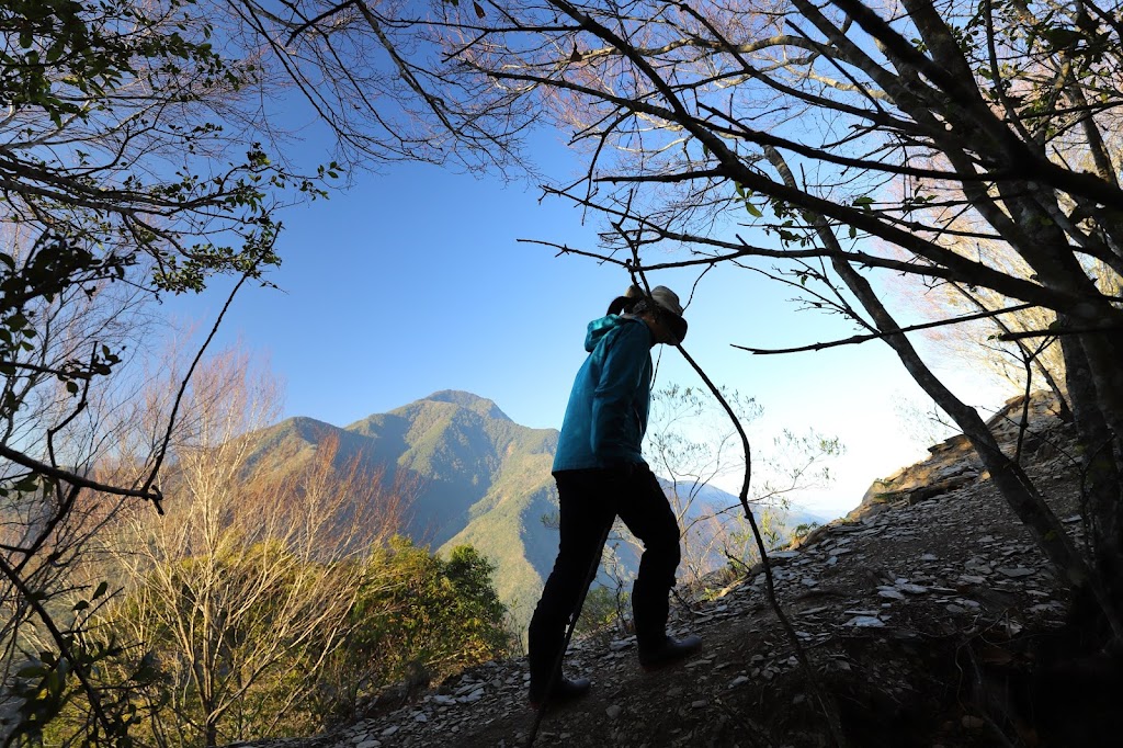 攀登卡社山與治茆山背景