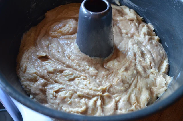 Cinnamon-Crumb-Coffee-Cake-Cake.jpg