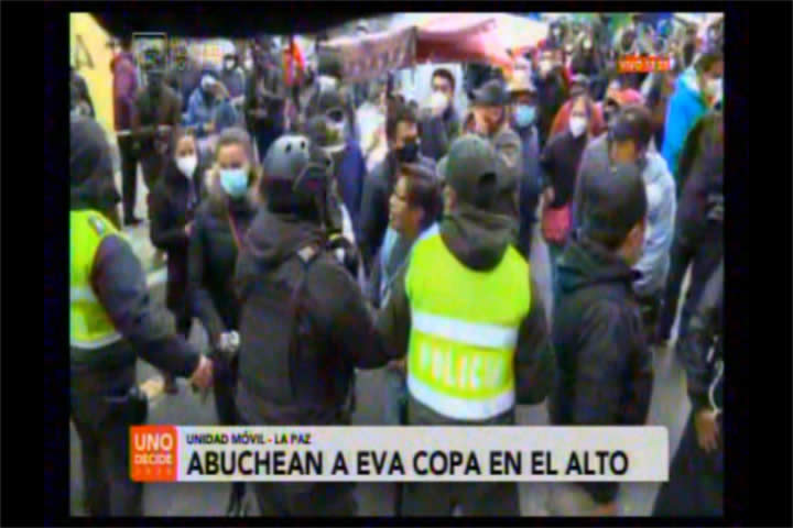 Insultan a Eva Copa en El Alto