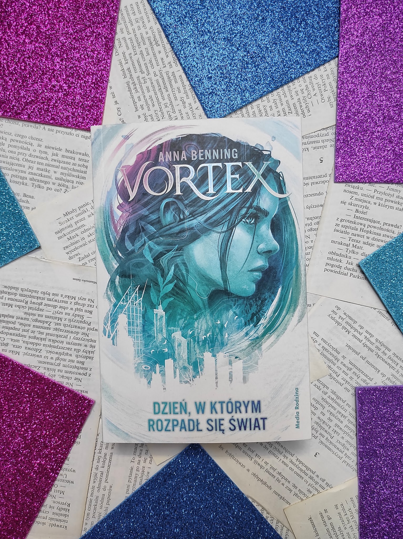 "Vortex. Dzień, w którym rozpadł się świat" Anna Benning - recenzja