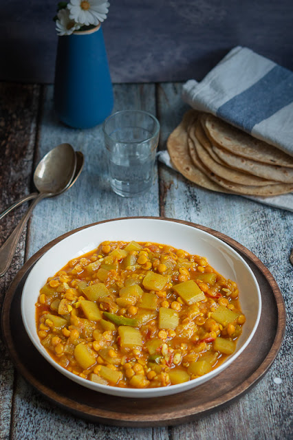lauki-chana-dal-is-served-with-rotis-and-rice