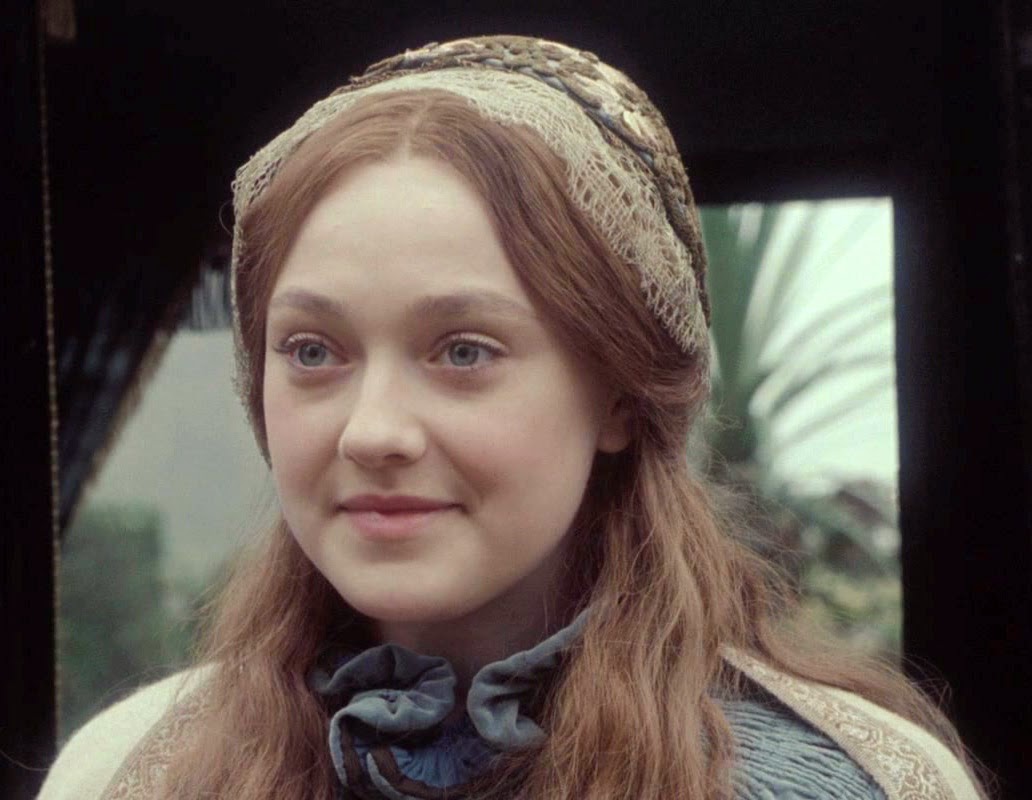 Effie Gray MOSTBEAUTIFULGIRLSCAPS