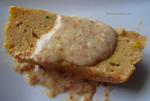 Pastel de Salmonetes (en microondas) con salsa de Erizos de Mar
