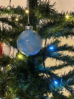Boule de Noël cirée accrochée au sapin de Noël, DIY